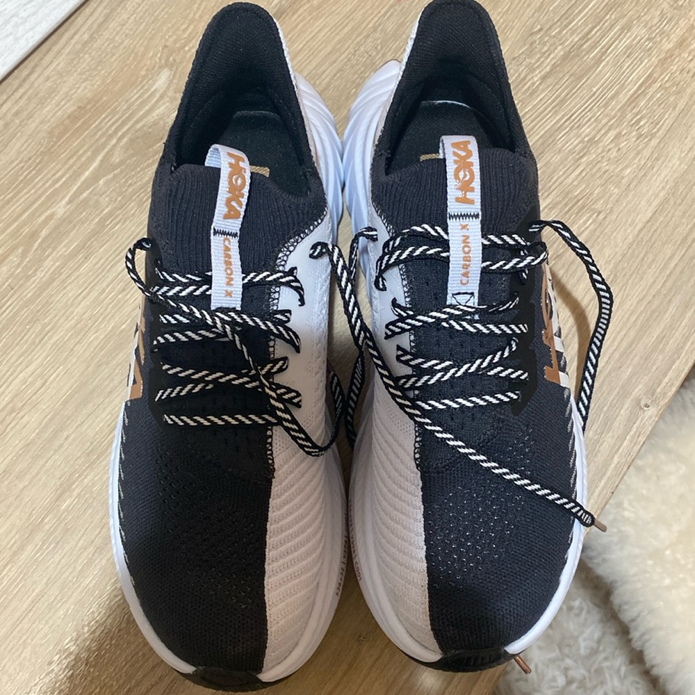 Hoka Carbon X